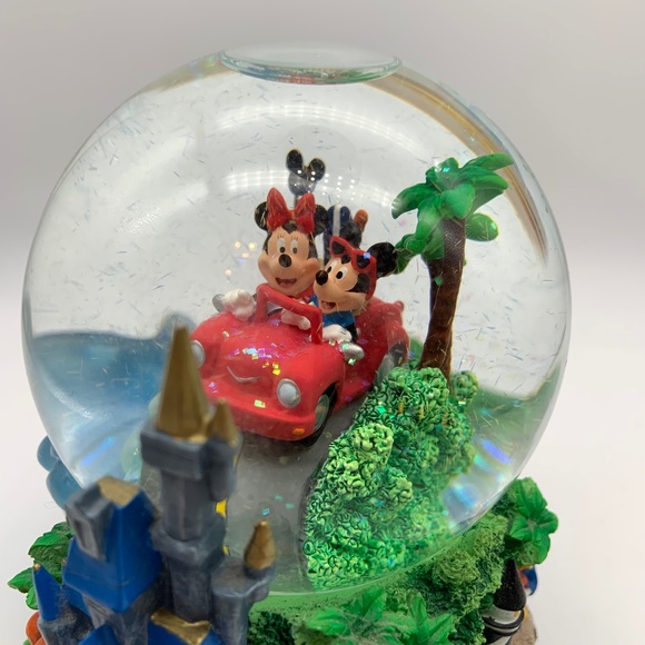 RARE Disney Mickey & Minnie 'Good Old Summertime' Musical Snowglobe' - Picture 13 of 17